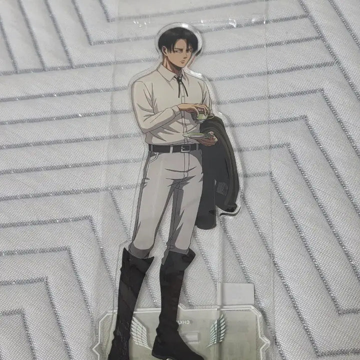 [BUNJANG] Attack on Titan Levi 10th Anniversary Limited Edition Acrylic Stand (Sealed) / [미개봉] 진격의 거인 리바이 아크릴 10주년 정품