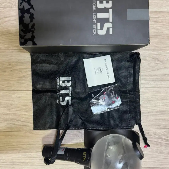 [BUNJANG] BTS ARMY Bomb Version 1, 2 Bundle Set / 방탄소년단 BTS 응원봉 아미밤 1,2 판매