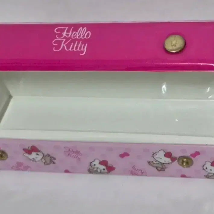 [BUNJANG] Sanrio Hello Kitty Fluffy Pencil Case / 고전문구 키티 폭신 필통 케이스