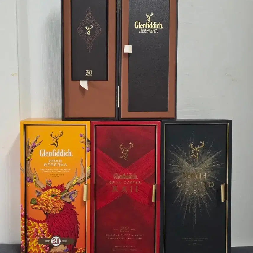 [BUNJANG] Glenfiddich Whiskey Empty Bottle Collection Set with Cases / 글렌피딕 위스키 세트 공병 일괄