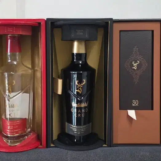 [BUNJANG] Glenfiddich Whiskey Empty Bottle Collection Set with Cases / 글렌피딕 위스키 세트 공병 일괄
