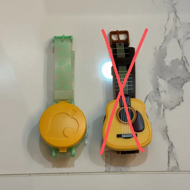 [BUNJANG] Animal Crossing Leaf Clock Gacha (Includes Random Amiibo Card) / [마지막인하] 모동숲 동물의숲 시계 가챠 나뭇잎 (+아미보카드 랜덤)