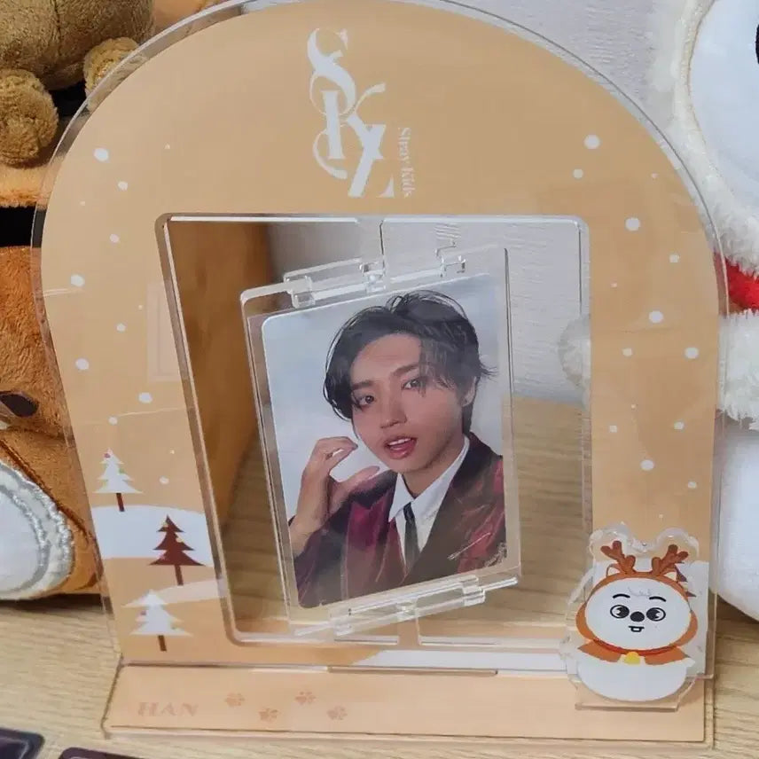 [BUNJANG] Stray Kids 2024 XMAS Popup Han Acrylic Stand (Photocard Excluded) / [원가 이하] 스트레이키즈 2024 XMAS 팝업 한 한쿼카 아크릴 스탠드 포카 일본 스키주 엠디 굿즈