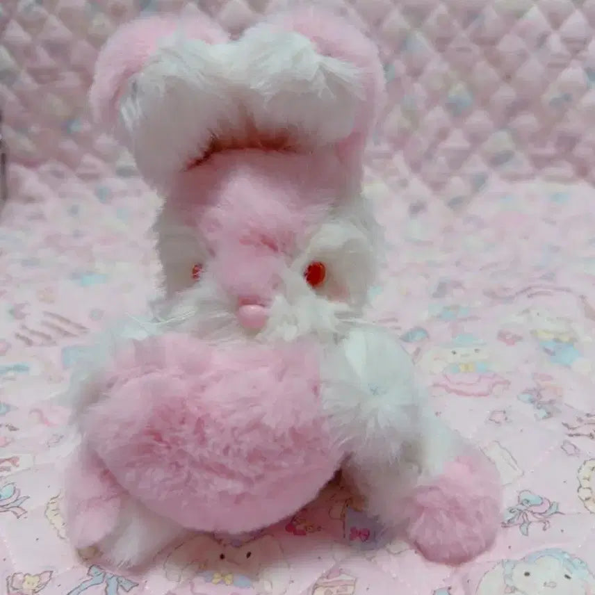 [BUNJANG] Handmade Heart Holding Pink Rabbit Plush Toy / 작가 핸드메이드 하트 핑크토끼 인형