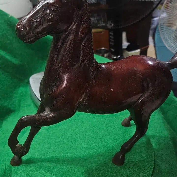 [BUNJANG] Vintage Japanese Cast Iron Horse Sculpture, Traditional Urushi Lacquer Finish / [일제.전통 칠공예] 빈티지 묵직한 무쇠 말 조각상 (칠 마감 7~8회 공정)