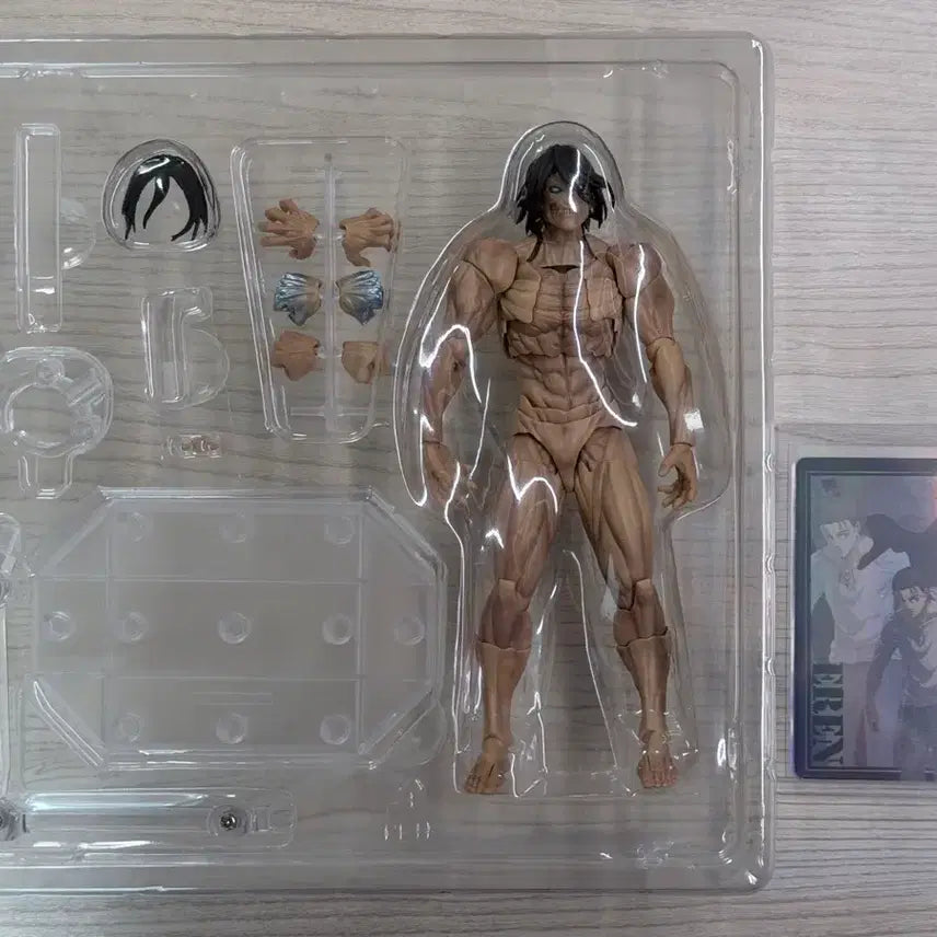 [BUNJANG] Attack on Titan Eren Yeager Amazing Yamaguchi Revoltech Action Figure / 진격의 거인 에렌 예거 어메이징 야마구치 리볼텍 피규어