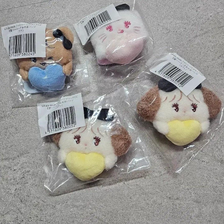 [BUNJANG] Sanrio Mikko Sanrio Characters Doll Pin Badge / 산리오  미코 산리오 캐릭터즈  인형 Mikko  인형 브롯지