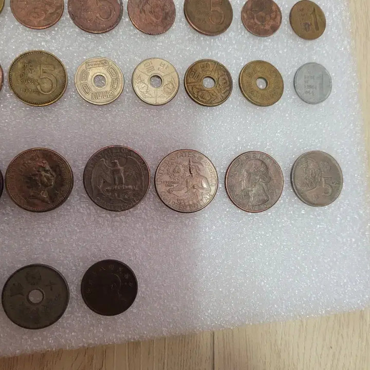 [BUNJANG] Mixed Coin and Banknote Collection / 한국+외국 주화모음. +지페.(수집용).