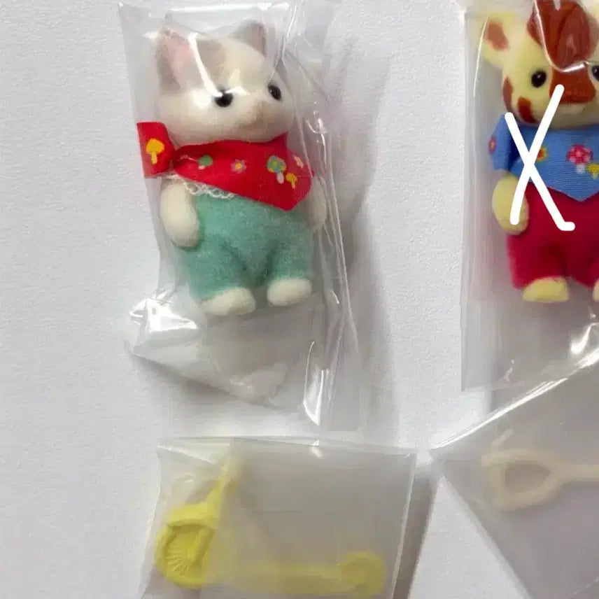 [BUNJANG] Sylvanian Families Secret Forest Kuji Mini Scooter Latte Cat / 실바니안 비밀의숲 쿠지 퀵보드 라떼고양이