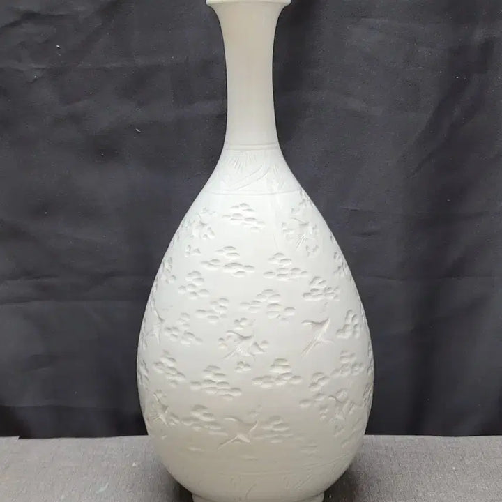 [BUNJANG] Sugwangyo Baekja Engraved Cloud Crane Motif Vase / 수광요 백자 음각 운학문 주병 도자기