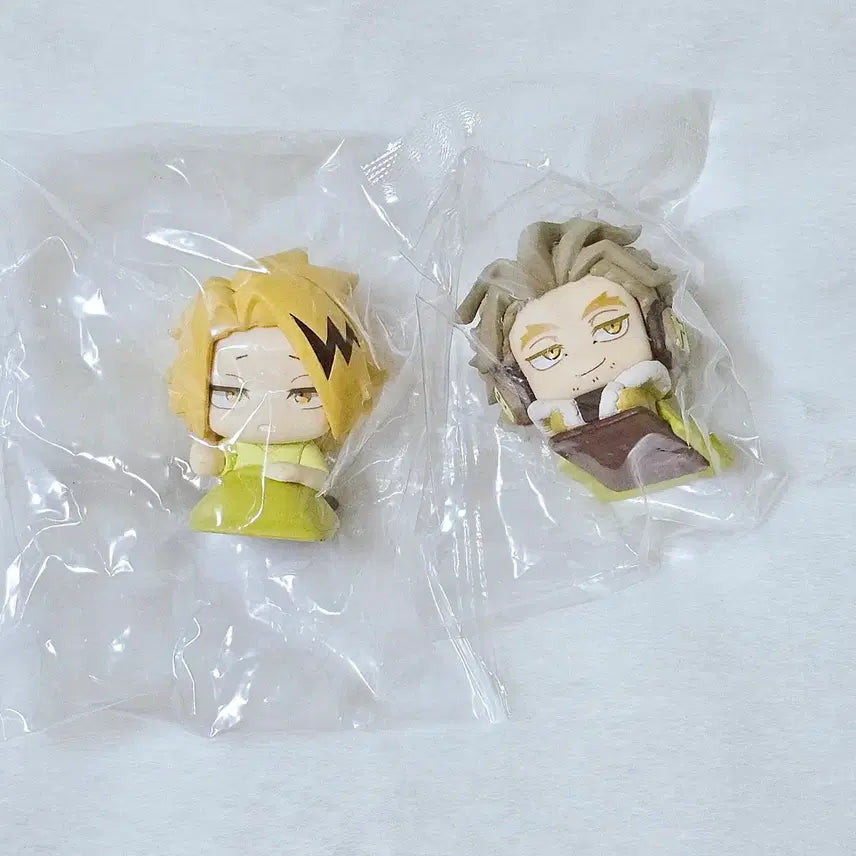 [BUNJANG] My Hero Academia Onemutan Kaminari &amp; Hawks Gacha Figures (Set of 2) / 나의 히어로 아카데미아 나히아 히로아카 오네무탄 카미나리, 호크스 가챠 피규어