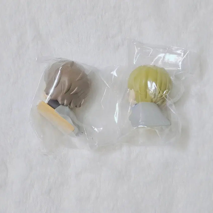 [BUNJANG] Attack on Titan Onemutan Jean &amp; Armin Gacha Figures / 진격의 거인 오네무탄 쟝, 아르민 가챠 피규어