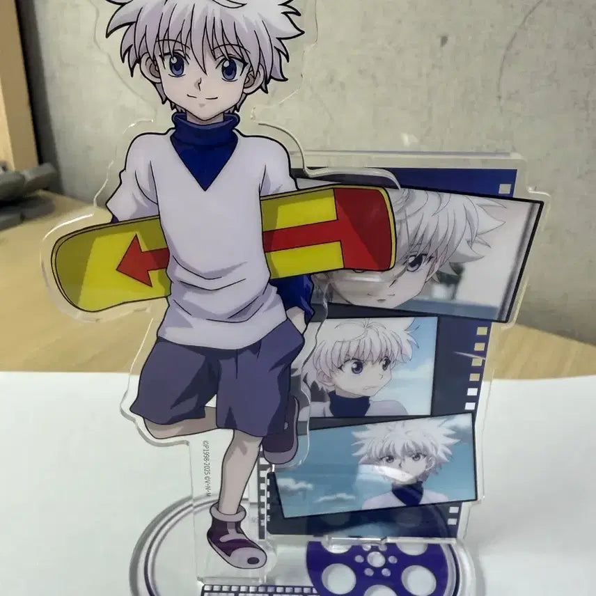 [BUNJANG] Hunter x Hunter Killua Acrylic Standee with Gon Button Badge Bonus / 헌터헌터 키르아 아크릴 (+곤 캔뱃지 덤!!)