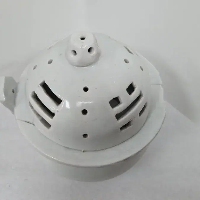 [BUNJANG] Joseon Dynasty White Porcelain Openwork Incense Burner / 골동품 백자 투각향로