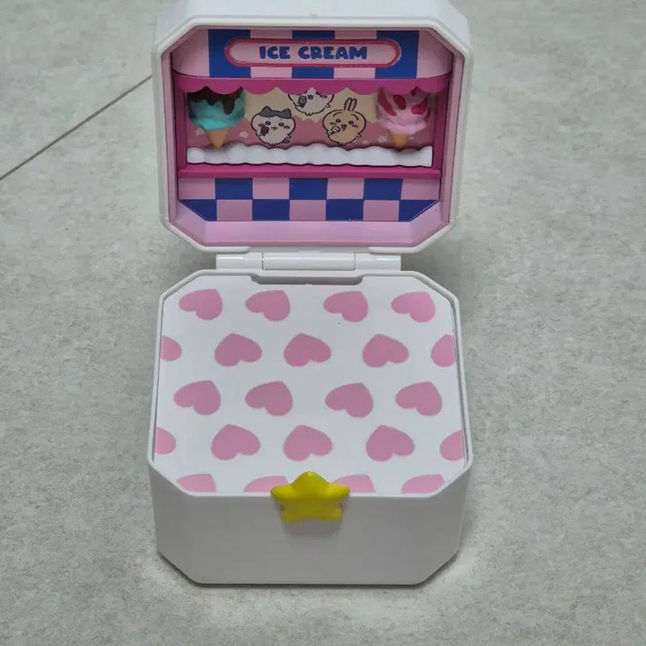 [BUNJANG] Monjakku Compact Shop Ice Cream Shop Chiikawa / 먼작귀 콤팩트샵 아이스크림 가게 치이카와