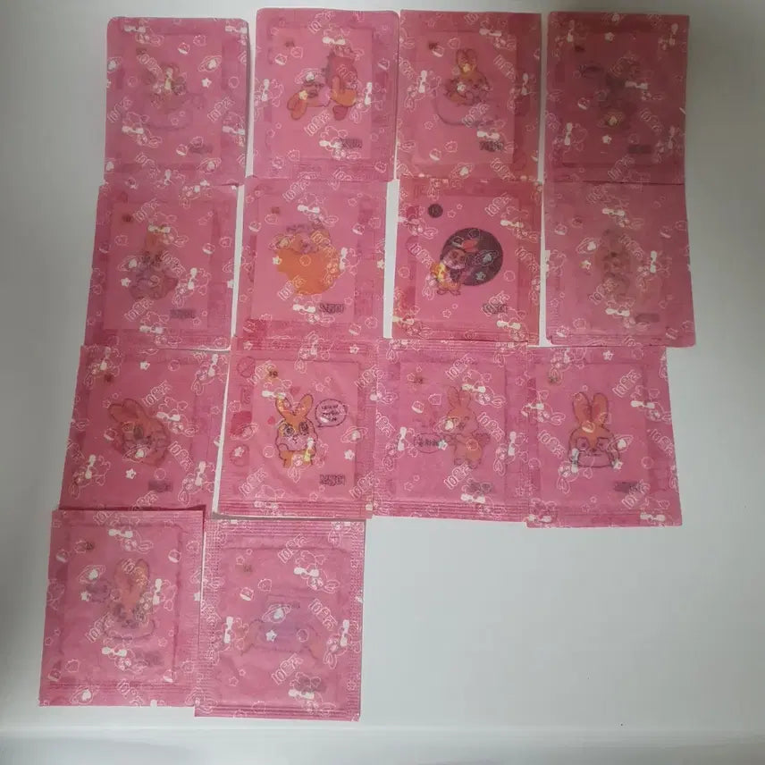 [BUNJANG] Boreumi Luminous Ttibu Ttibusel 14-Piece Bundle Set / 보름이 야광 띠부띠부씰 14장 일괄 판매