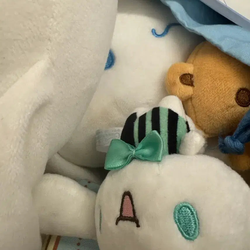 [BUNJANG] Cinnamoroll Mystery Box - Clearance / 시나모롤 랜박 처분 퍼다드려요