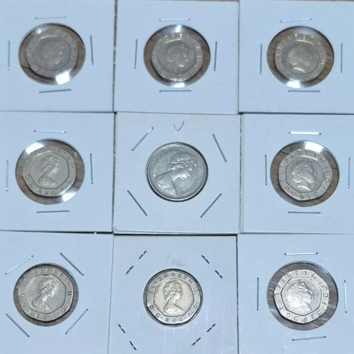 [BUNJANG] United Kingdom Queen Elizabeth II Commemorative Coin Set - 9 Types / 영국 엘리자베스 2세 기념주화 9종. 육각 특유종. 줄세우기 9점 일괄