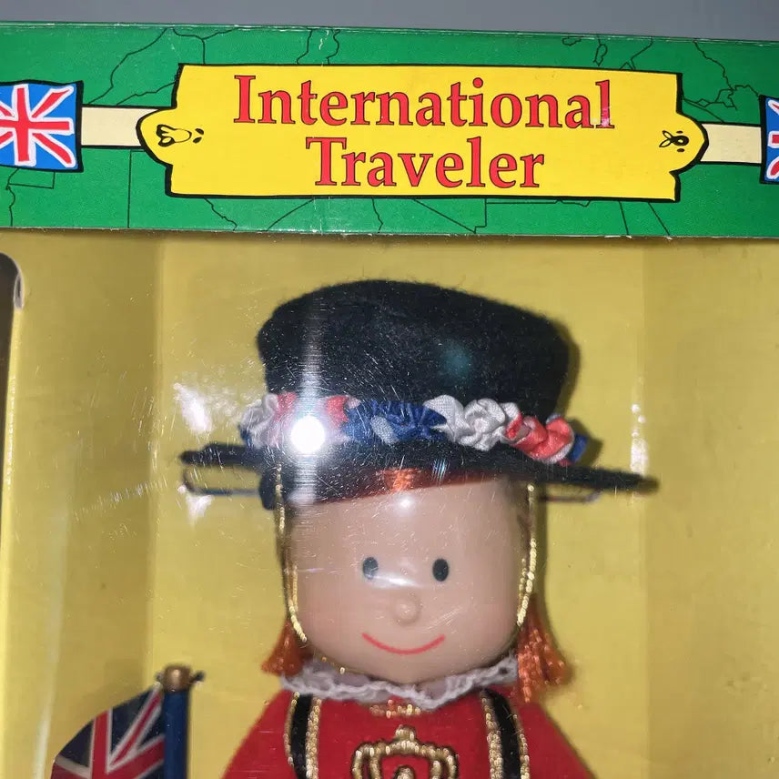 [BUNJANG] Eden Toys Madeline International Traveler England 8-inch Poseable Doll / 2000년 Eden Toys의 Madeline International Traveler  England 8인치 포저블 인형