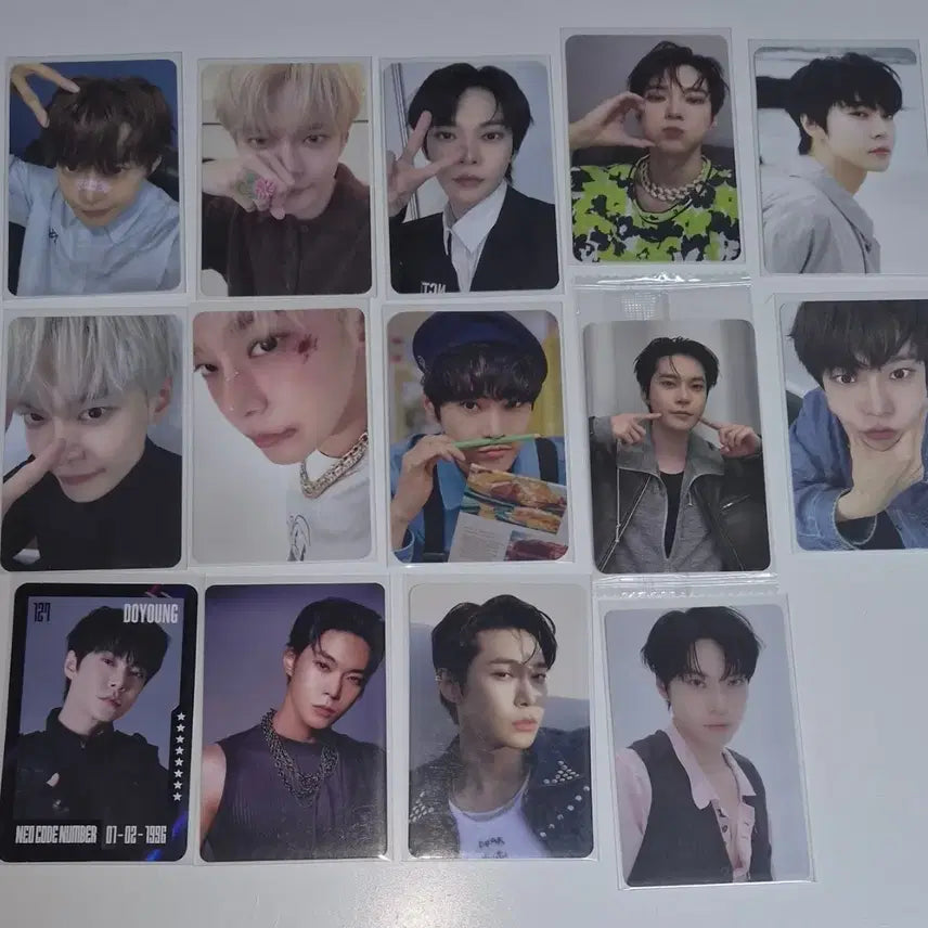[BUNJANG] Doyoung NCT 127 Concert Bundle Set Photocard / 도영 포카 일괄 nct127 엔시티 인형 비공굿 나눔 칠콘 콘서트 레드라인 막콘