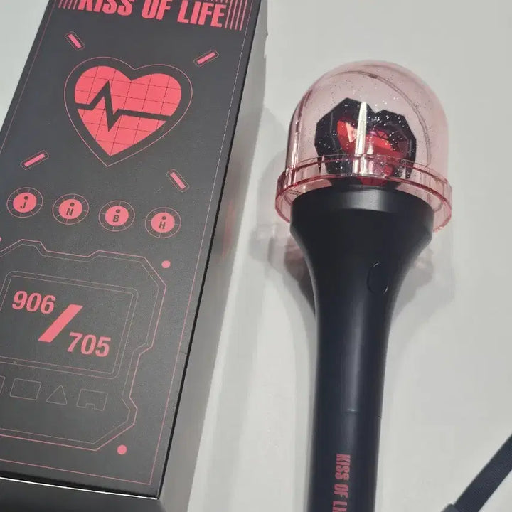 [BUNJANG] KIOF Lightstick + Photocard Bundle Set / 키오프 응원봉 + 포카 양도 박스풀셋 삐용봉 KIOF