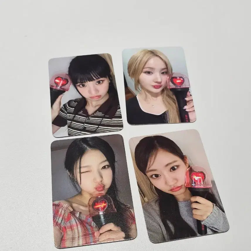 [BUNJANG] KIOF Lightstick + Photocard Bundle Set / 키오프 응원봉 + 포카 양도 박스풀셋 삐용봉 KIOF