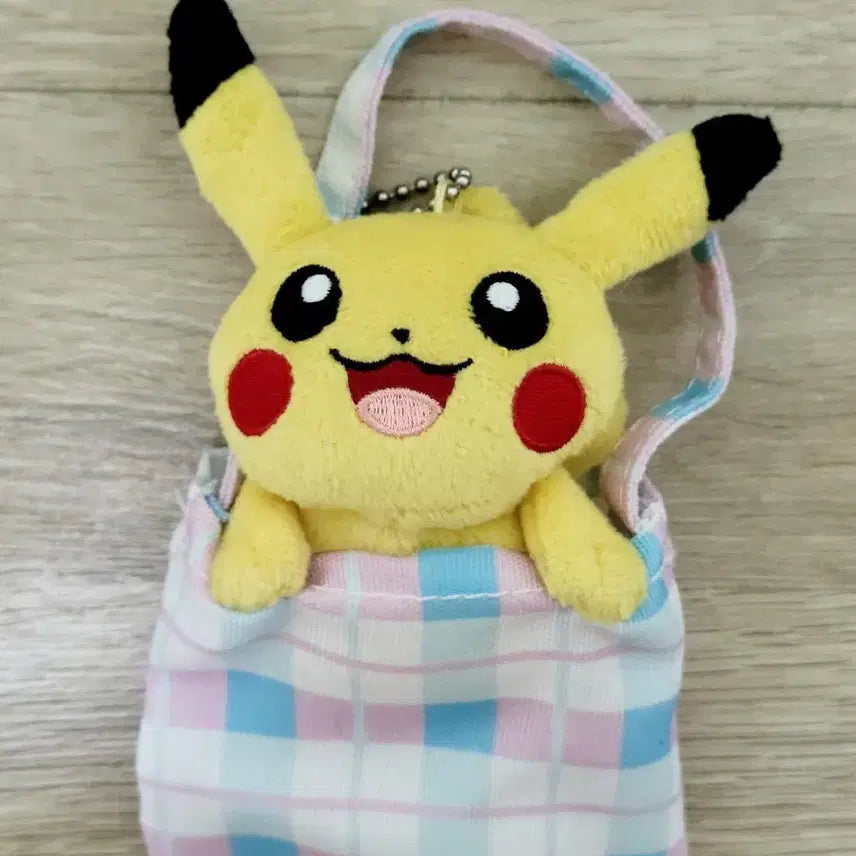 [BUNJANG] Pokemon Center Pichu "Piyokori" Mascot Plush / 포켓몬 피카츄 인형 포켓몬센터 피요코리 병아리 마스코트 판매
