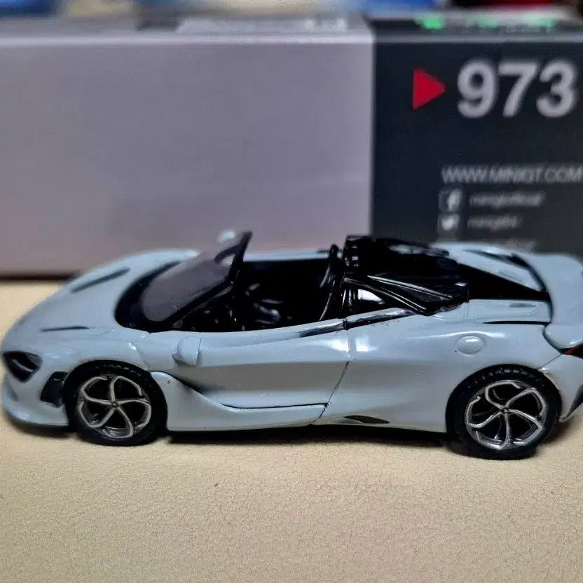 [BUNJANG] Minini GT McLaren 750 Spider 973 Light Grey / (최종가)미니지티 맥라렌 750 스파이더 973 라이트그레이