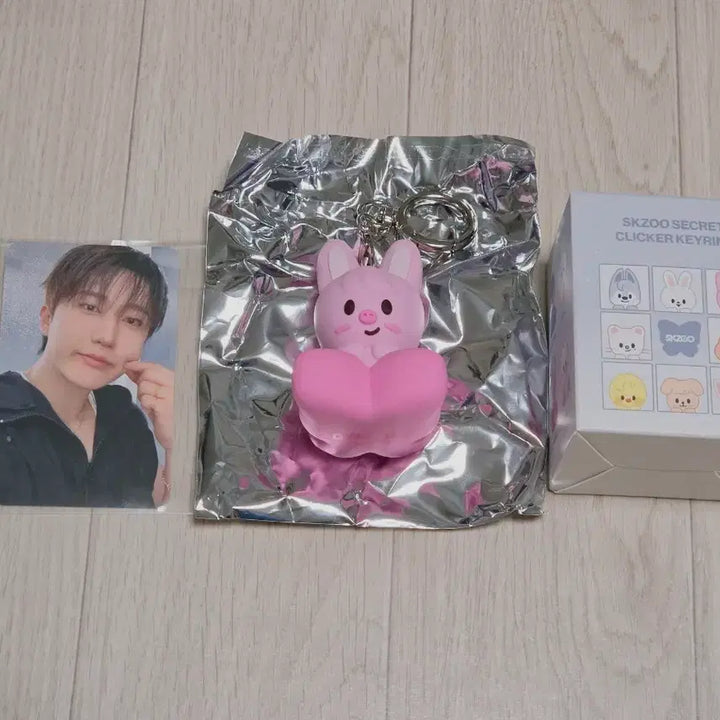 [BUNJANG] Stray Kids SKZOO Changbin Secret Clicker Keyring Bundle Set Photocard / 스트레이키즈 런잇 SKZOO 시크릿 클리커 키링 돼끼 창빈 포카 일괄