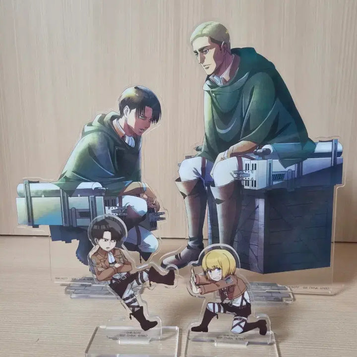 [BUNJANG] Attack on Titan Beast Titan Ichiban Kuji Acrylic Set (Levi, Erwin) / [일괄]제일복권 진격의거인 짐승거인 이치방쿠지 아크릴 세트 (리바이 엘빈)