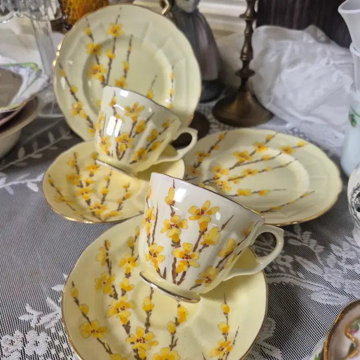 [BUNJANG] Crown Staffordshire 1930s Teacup Trio Set / 1930 크라운 스테포드셰어 올핸페 찻잔트리오