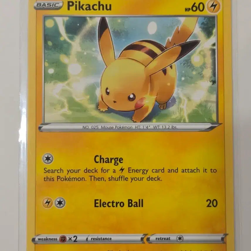 [BUNJANG] Pokemon TCG Pikachu 065/202 Sword &amp; Shield Base Set English / "포켓통통"[북미판] (현재단종템)2020년 피카츄 포켓몬카드 Sword &amp; Shield 065/2022 영문 정품