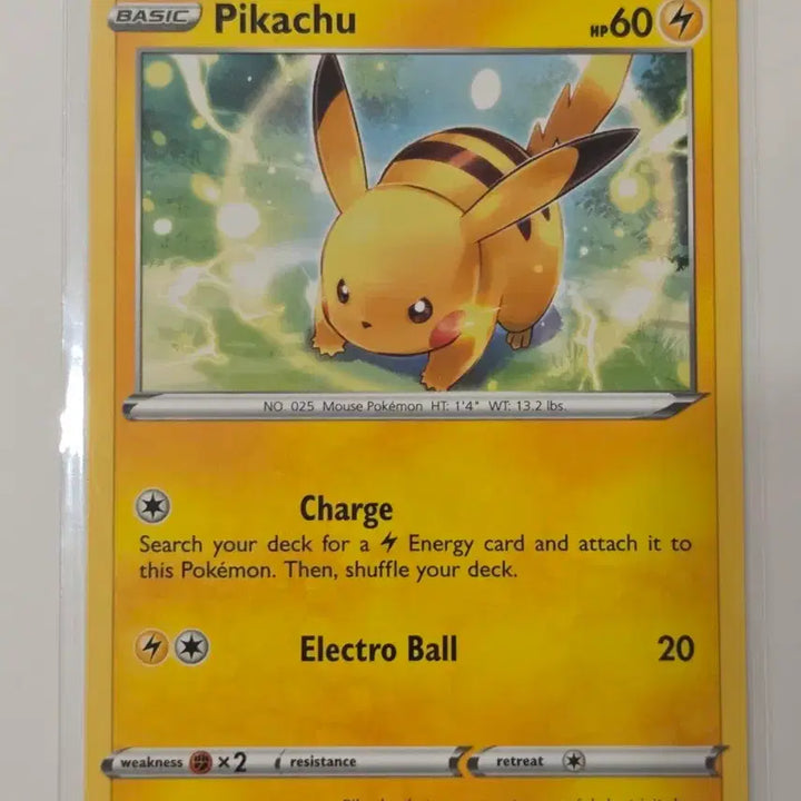 [BUNJANG] Pokemon TCG Pikachu 065/202 Sword &amp; Shield Base Set English / "포켓통통"[북미판] (현재단종템)2020년 피카츄 포켓몬카드 Sword &amp; Shield 065/2022 영문 정품
