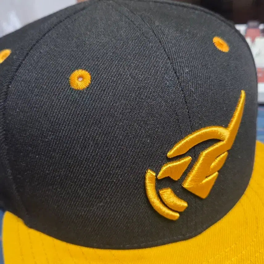 [BUNJANG] Gundam: The Witch from Mercury Mercury Snapback Hat / 건담 수성의 마녀 수마녀 스냅백 캡모자 굿즈