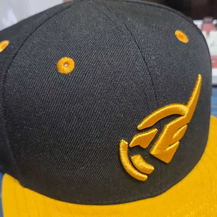 [BUNJANG] Gundam: The Witch from Mercury Mercury Snapback Hat / 건담 수성의 마녀 수마녀 스냅백 캡모자 굿즈