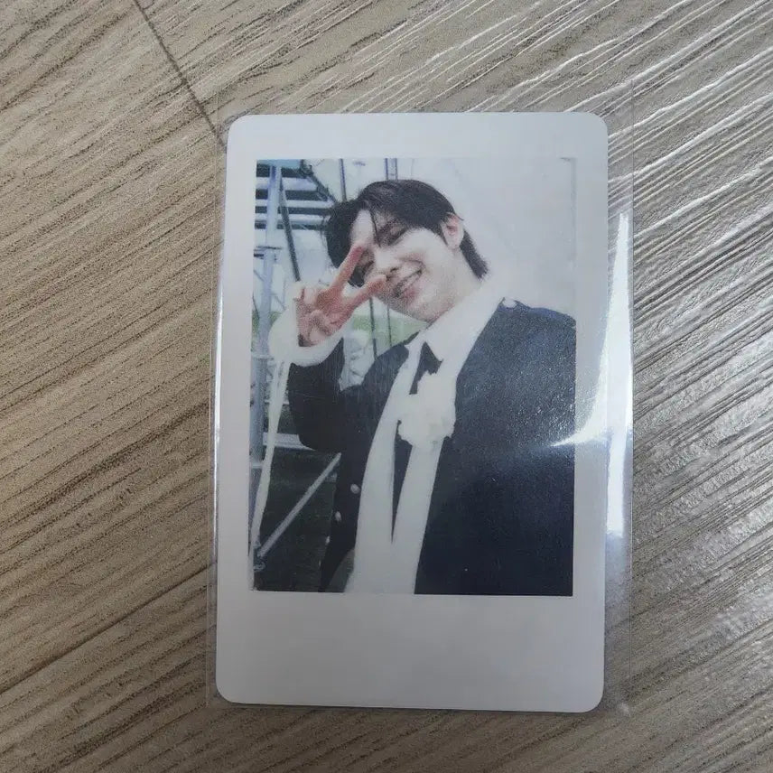 [BUNJANG] Monsta X Kihyun Borderline Lucky Draw Photocard / 몬스타엑스 몬엑 기현 보더라인 위드뮤 폴라 포카 럭키드로우 럭드 양도