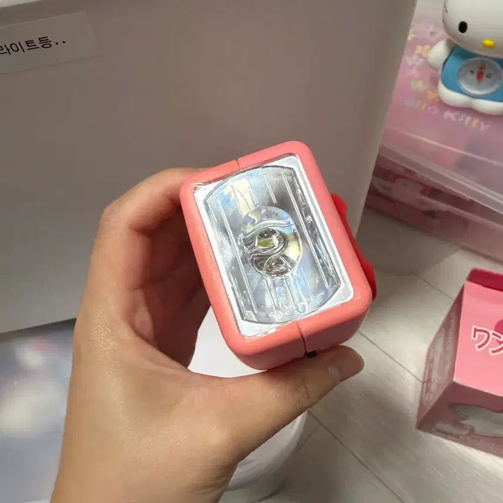 [BUNJANG] Classic Hello Kitty Manual Crank Lantern / 고전키티 수동 조명등