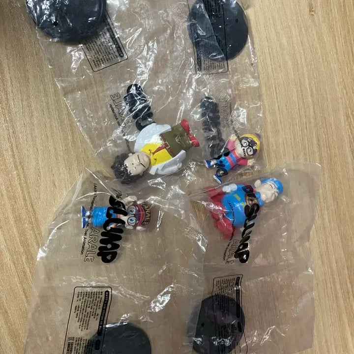 [BUNJANG] Dr. Slump Lotteria Figure 4-Piece Set / 닥터슬럼프 롯데리어 피규어 4종 세트