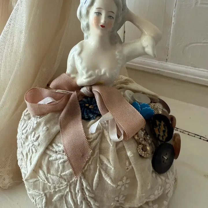 [BUNJANG] Antique Half-Doll Pin Cushion with Original Buttons and Brooch / 하프돌 핀쿠션