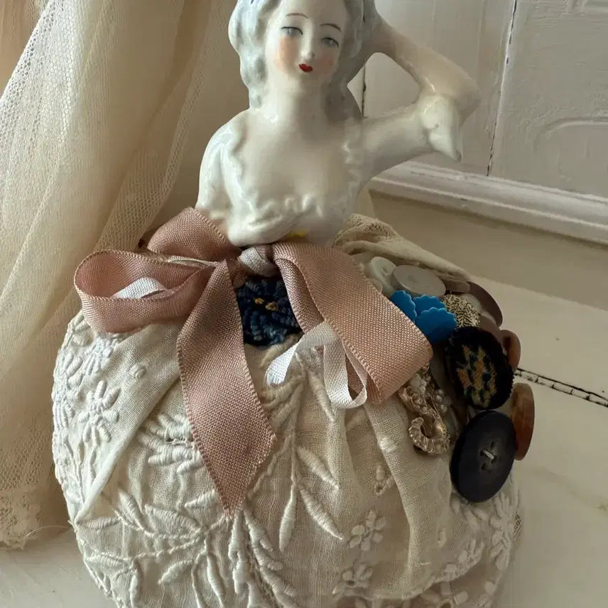 [BUNJANG] Antique Half-Doll Pin Cushion with Original Buttons and Brooch / 하프돌 핀쿠션