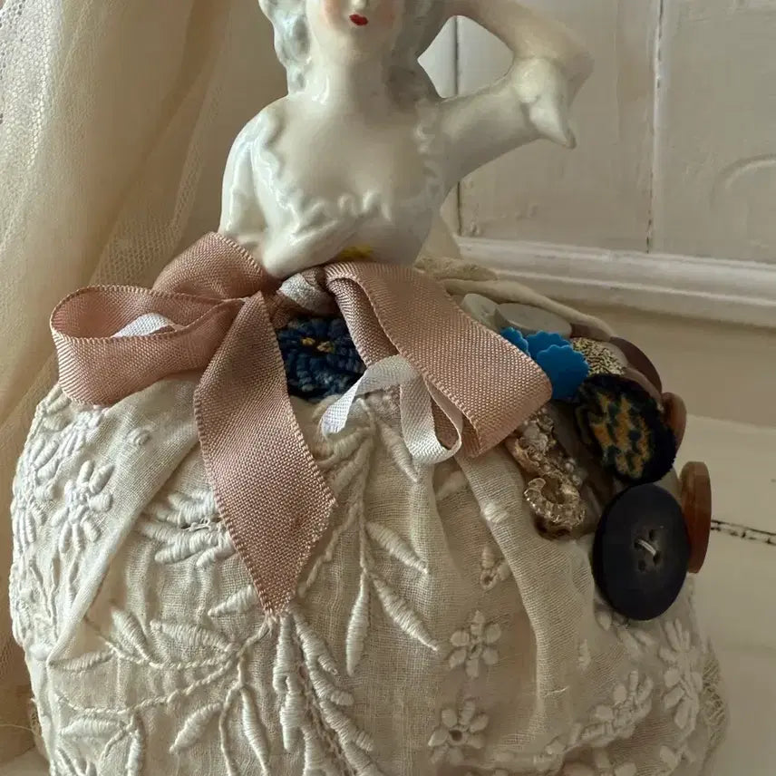 [BUNJANG] Antique Half-Doll Pin Cushion with Original Buttons and Brooch / 하프돌 핀쿠션