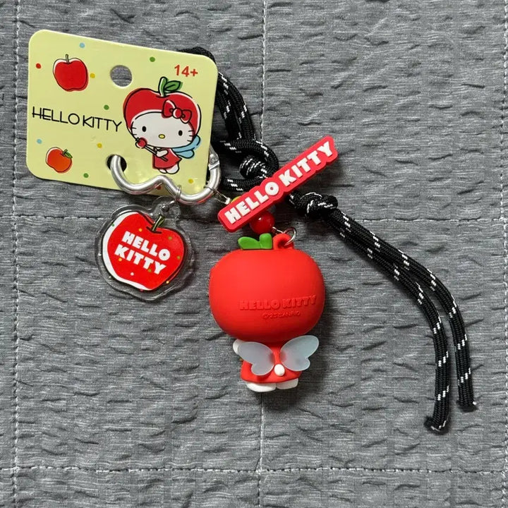 [BUNJANG] Hello Kitty Apple Charm / 헬로키티 애플 키링