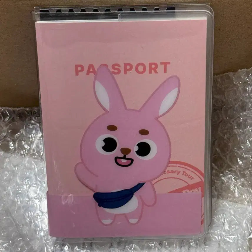 [BUNJANG] DAY6 Denimals Phil Passport Case / 데이식스 데니멀즈 필 여권케이스