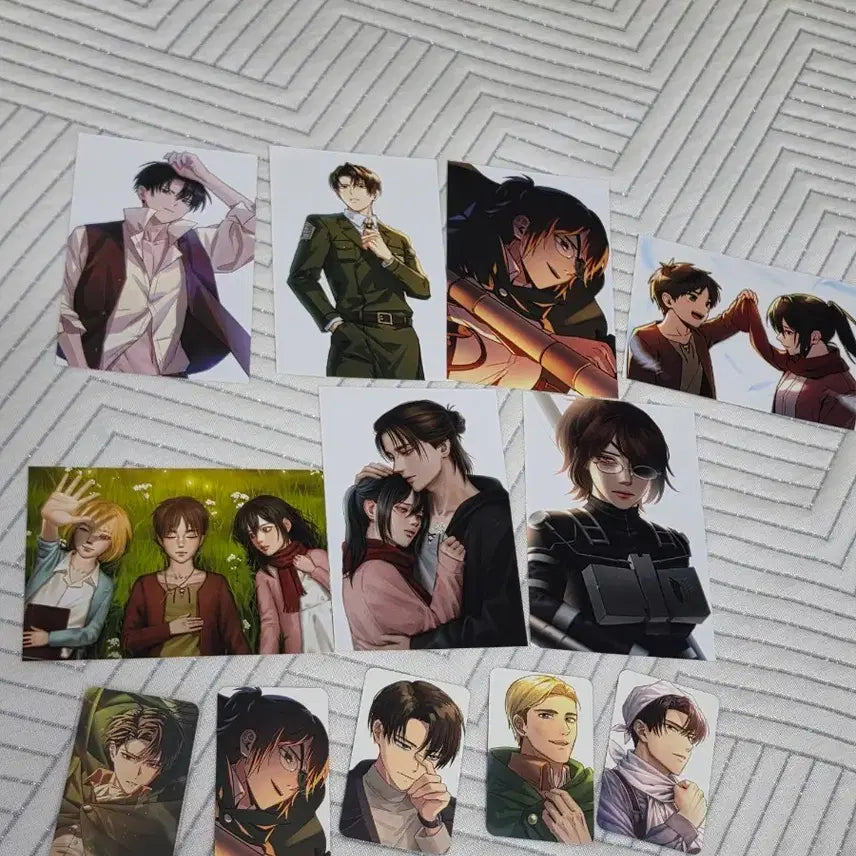 [BUNJANG] Attack on Titan Photocard Set (12 pcs) - Levi, Erwin, Eren, Hange, Mikasa / [새상품] 진격의 거인 포토카드 엽사 12장 일괄 리바이 엘빈 에렌 한지 미카사