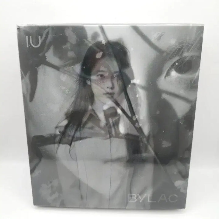 [BUNJANG] IU LILAC Album BYLAC Version (Unsealed) / [개봉] 아이유 LILAC 앨범 BYLAC