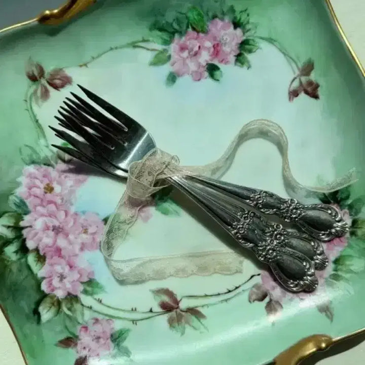 [BUNJANG] Antique French Limoges Two-Handle Hand-Painted Plate with Gold Trim / 앤틱 프랑스 리모지 핸페접시