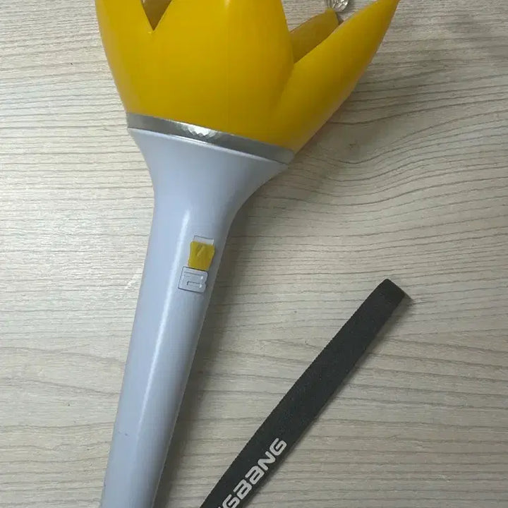 [BUNJANG] BIGBANG Official Lightstick Bangbong Ver.4 White / 빅뱅 응원봉 뱅봉 ver.4