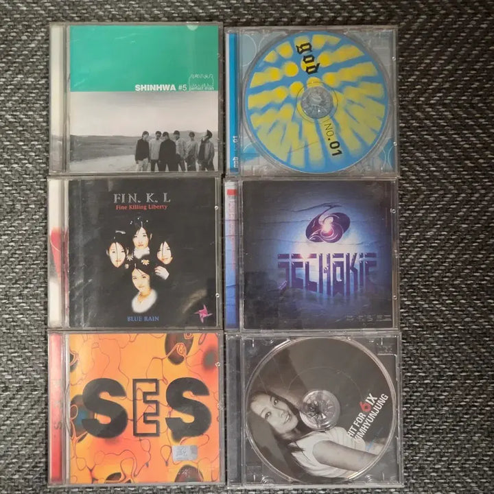 [BUNJANG] 12 Vintage Korean Pop CDs Bundle Set (Fin.K.L, S.E.S., god, Shinhwa, Sechs Kies, Lee Ki Chan, Cultwo) / [일괄]1세대 아이돌 가요 CD 12장 (핑클1집, SES1집, god, 신화, 젝키) 이기찬 컬투