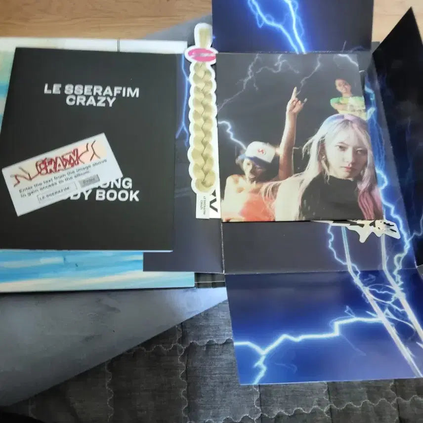 [BUNJANG] LE SSERAFIM Girl Group Album CD and Booklet / 르세라핌
