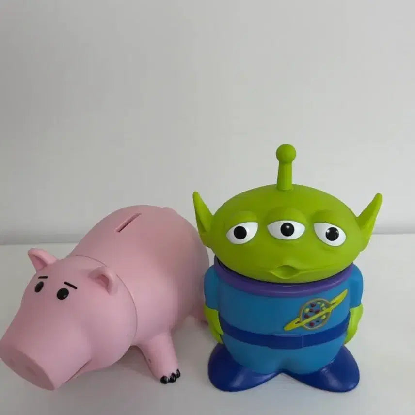 [BUNJANG] Toy Story Hamm Piggy Bank &amp; Alien Water Bottle Bundle / 햄 저금통 &amp; 알린 물통 일괄판매